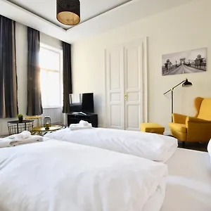 Standard By Hi5 - Dessewffy 39 Apartment Budapest